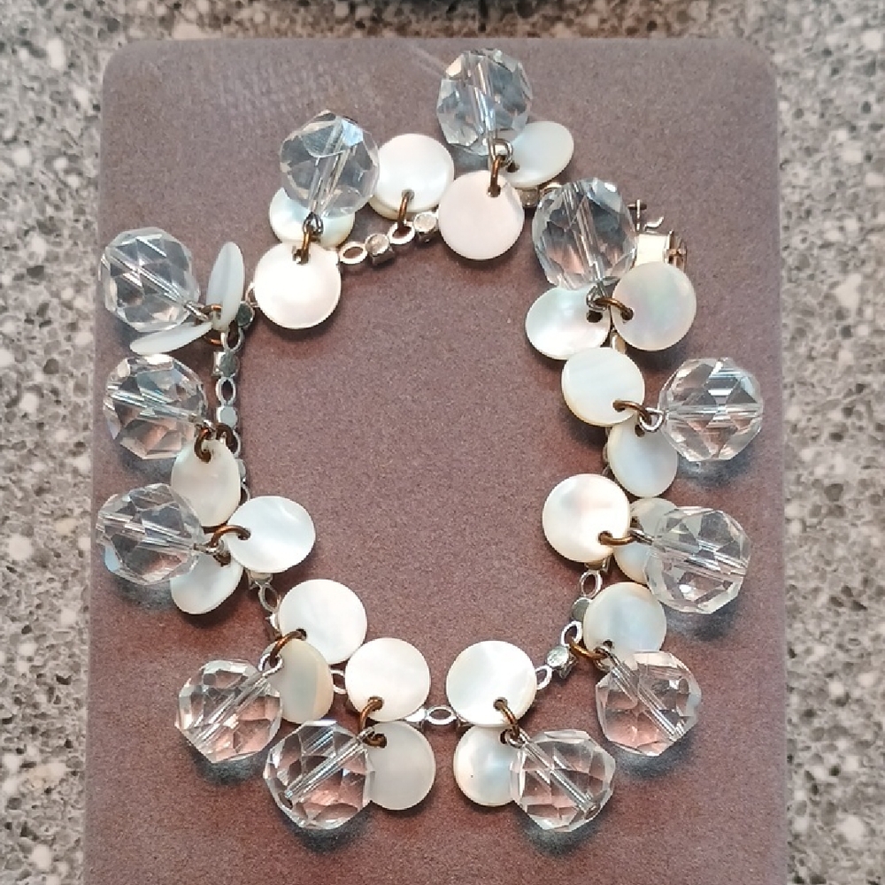 Elegant Crystal and Shell Bracelet